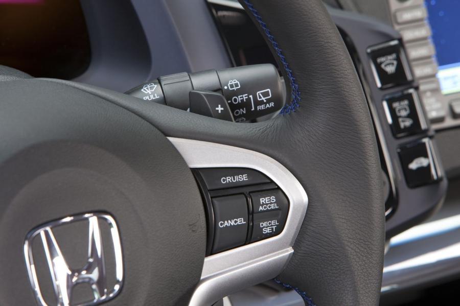  Honda CR-Z EX 2011 года  (фото 11 из 27)
